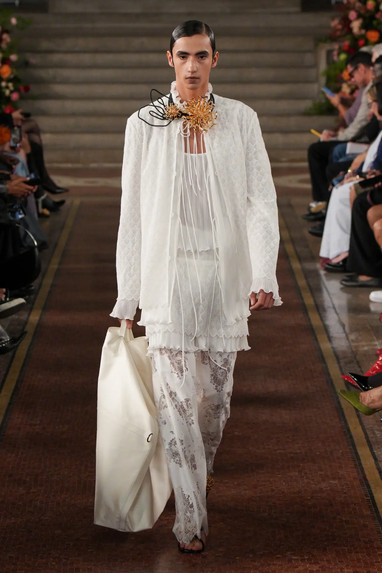 Palomo Spain Printemps 2025 : une célébration céleste de la mode masculine