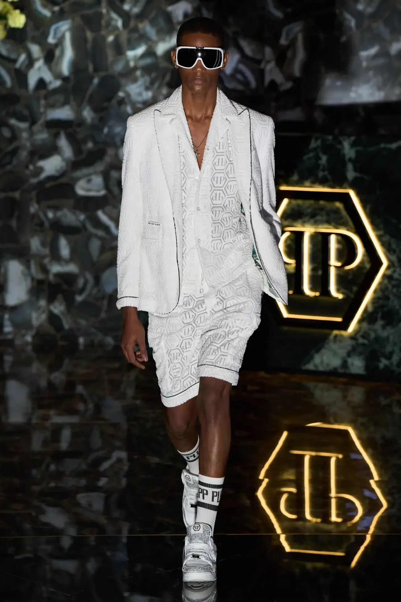 Collection PHILIPP PLEIN Printemps 2025 : une évolution étincelante du maximalisme