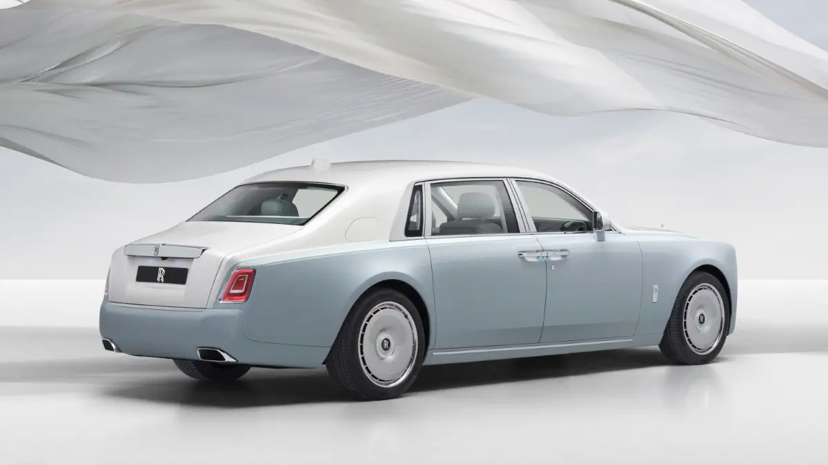 Rolls-Royce Phantom Scintilla : un hommage étincelant à 120 ans d'art automobile