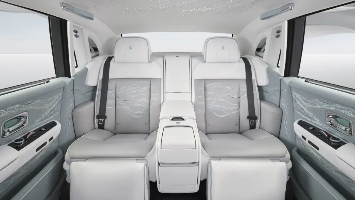 Rolls-Royce Phantom Scintilla : un hommage étincelant à 120 ans d'art automobile