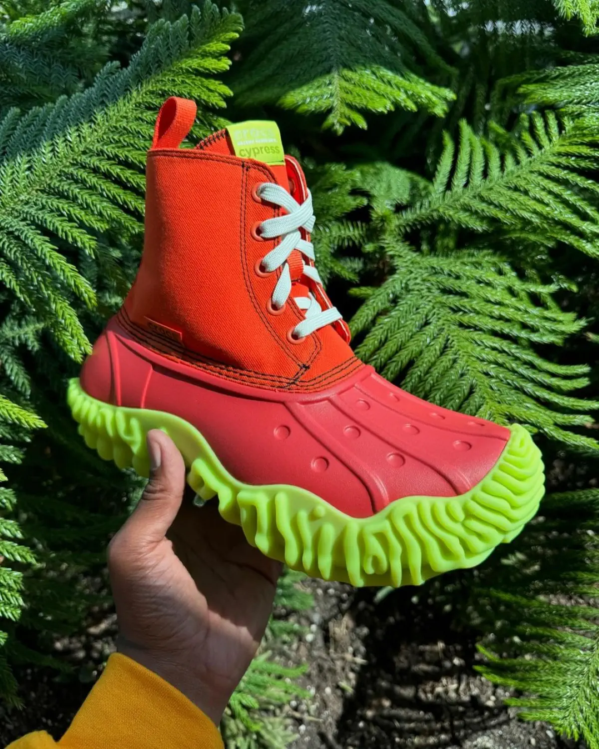 Salehe Bembury x Crocs Cypress 2 Salehe Bembury dévoile de nouveaux coloris de sa botte Crocs Cypress Duck Boot