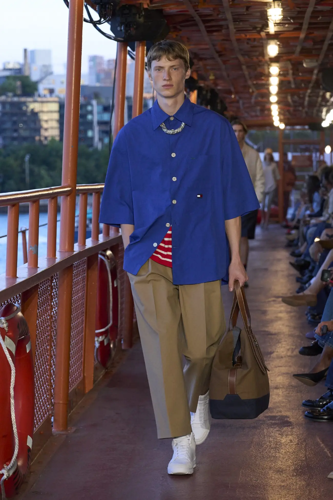 Tommy Hilfiger Printemps 2025 : Une histoire de ferry à Staten Island
