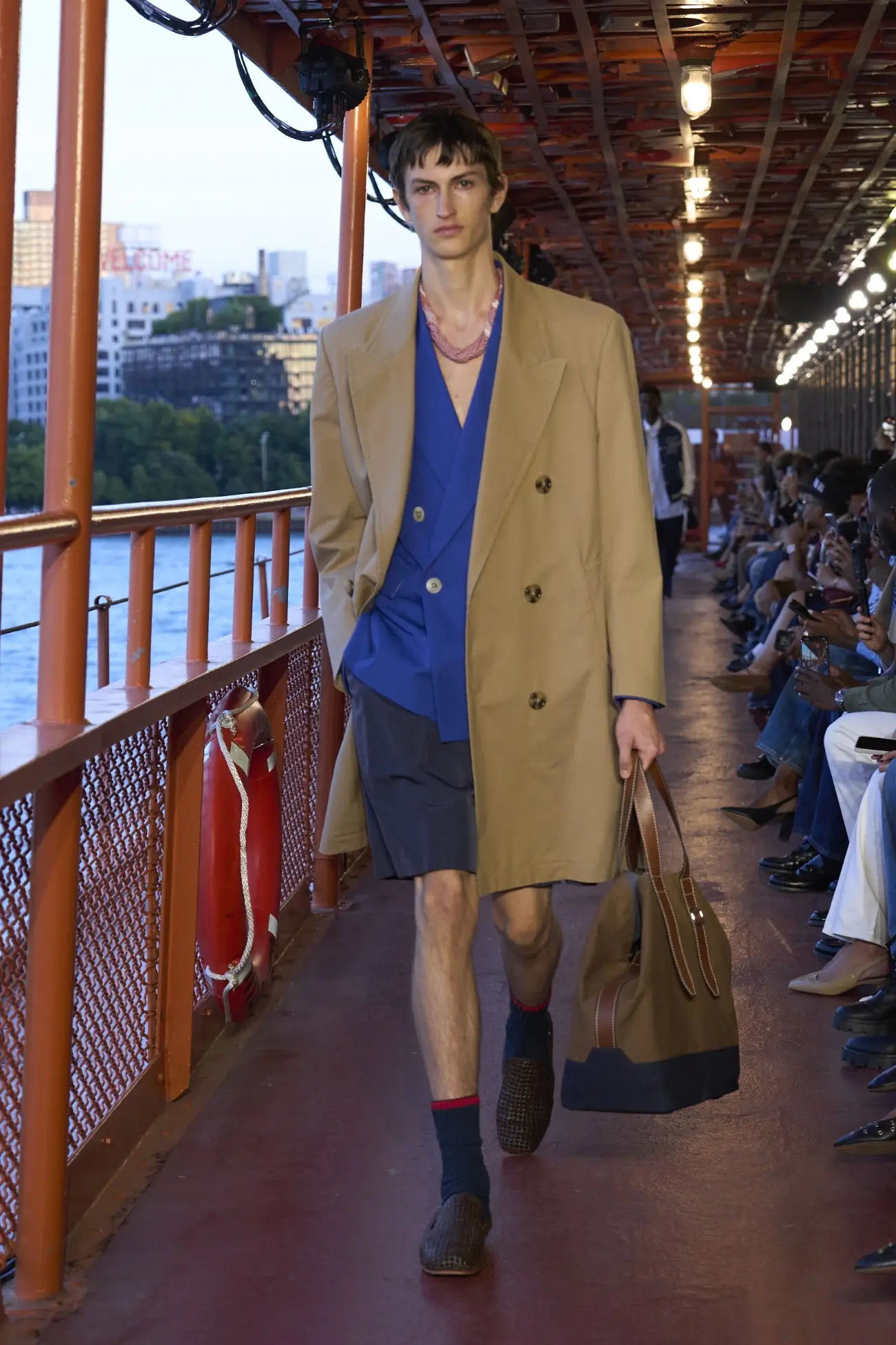 Tommy Hilfiger Printemps 2025 : Une histoire de ferry à Staten Island