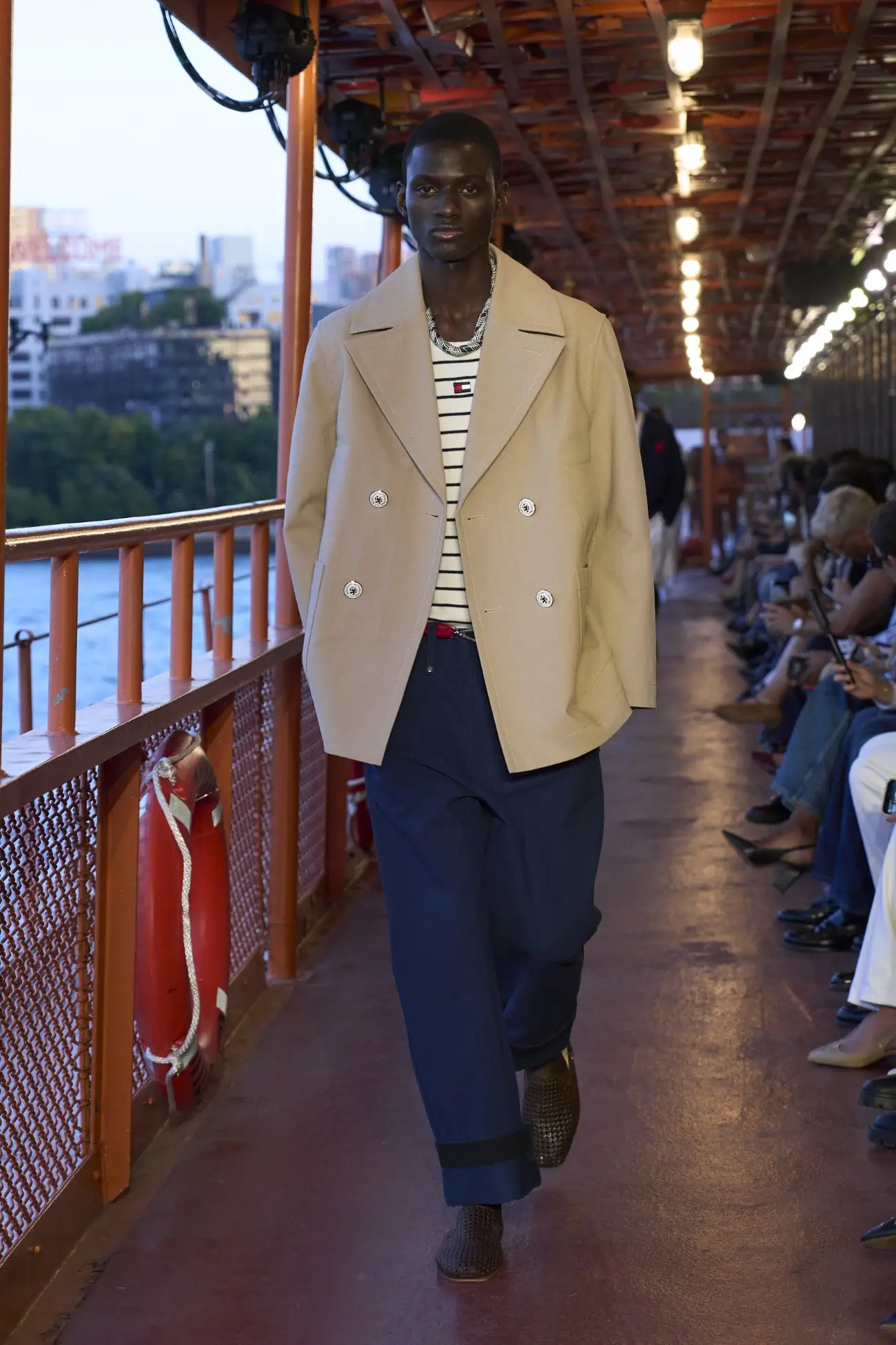 Tommy Hilfiger Printemps 2025 : Une histoire de ferry à Staten Island