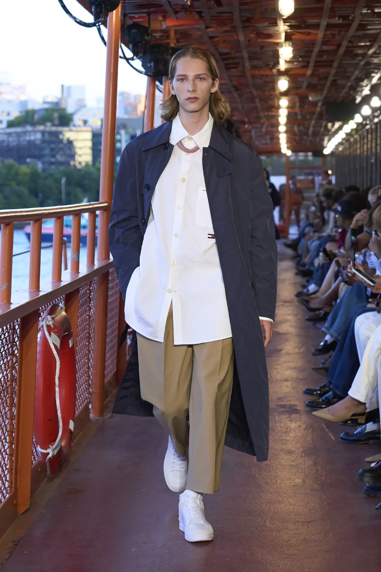 Tommy Hilfiger Printemps 2025 : Une histoire de ferry à Staten Island