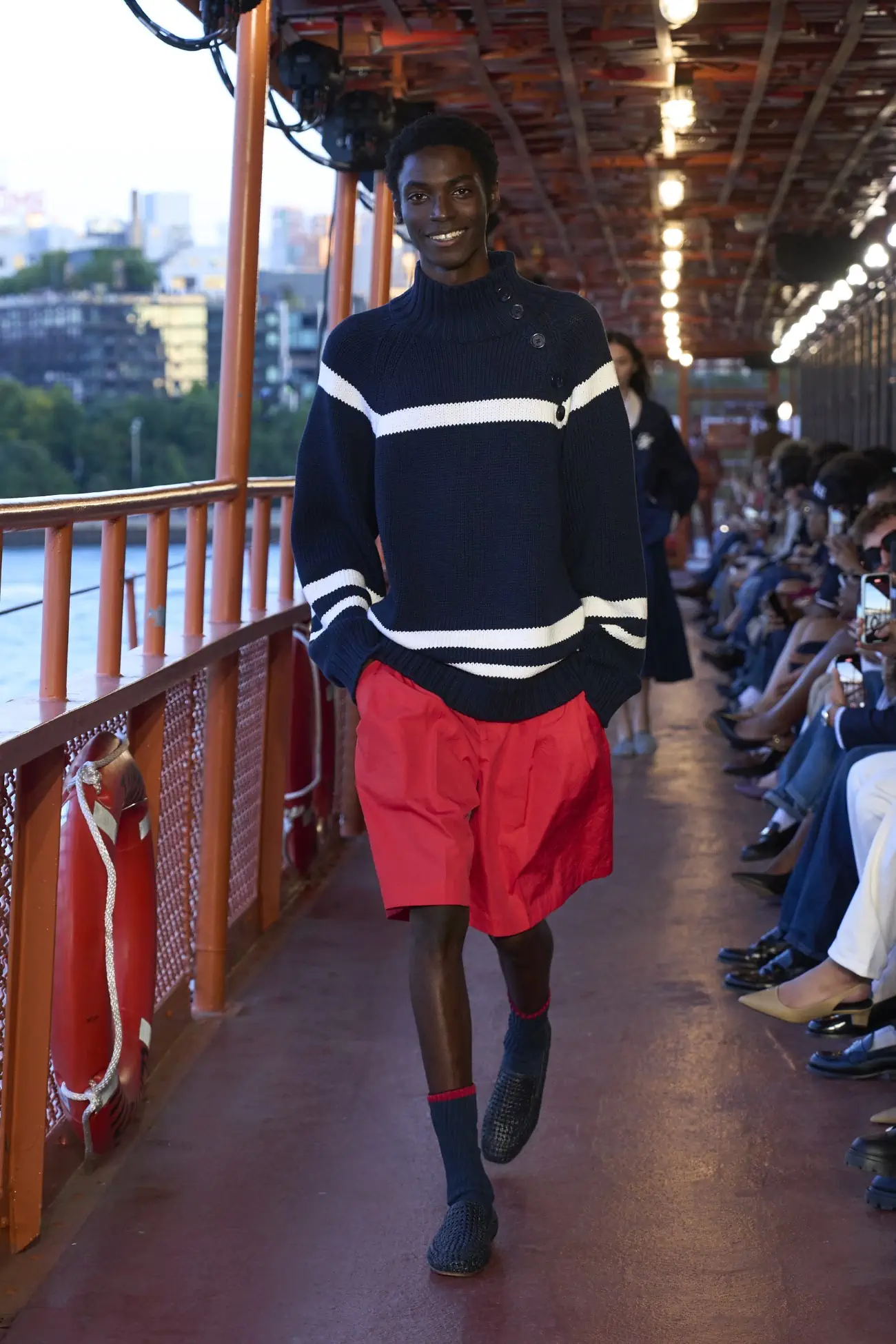 Tommy Hilfiger Printemps 2025 : Une histoire de ferry à Staten Island