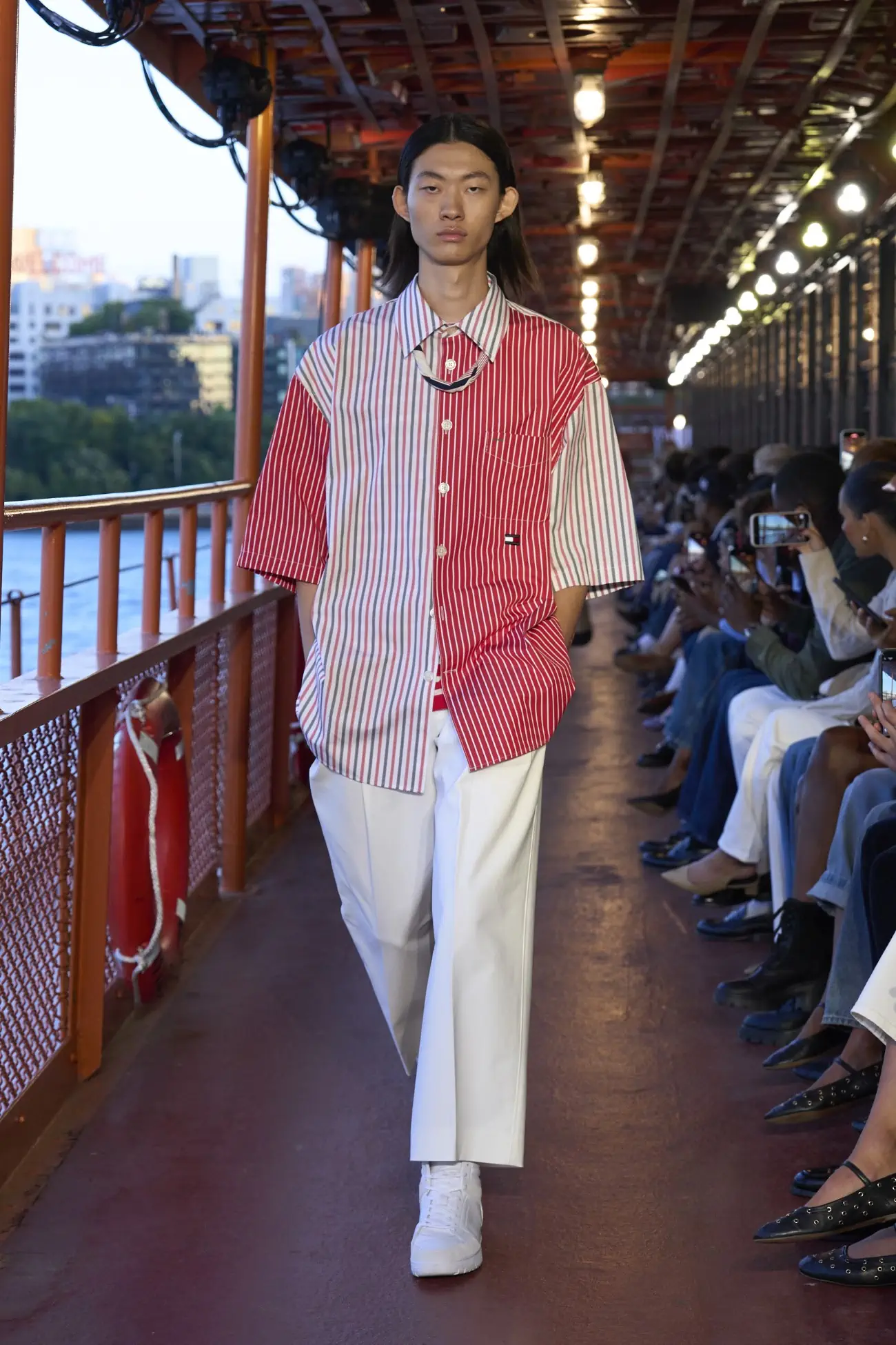 Tommy Hilfiger Printemps 2025 : Une histoire de ferry à Staten Island