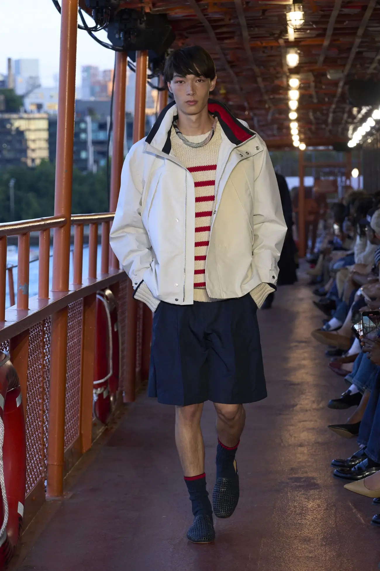 Tommy Hilfiger Printemps 2025 : Une histoire de ferry à Staten Island