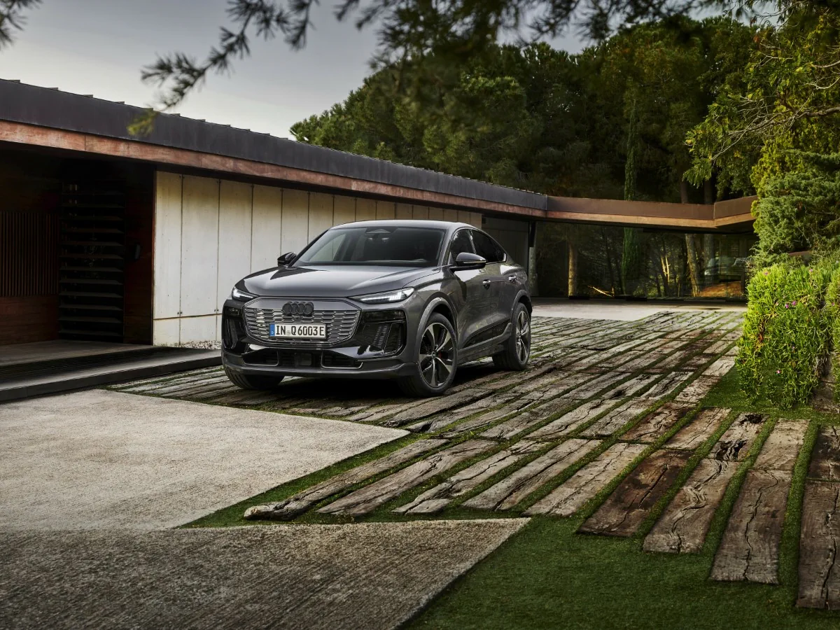Dévoilée au Mondial de l'Automobile de Paris 2024, la nouvelle Audi Q6 Sportback e-tron allie style dynamique et grande autonomie