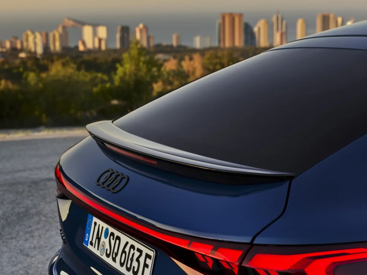 Dévoilée au Mondial de l'Automobile de Paris 2024, la nouvelle Audi Q6 Sportback e-tron allie style dynamique et grande autonomie