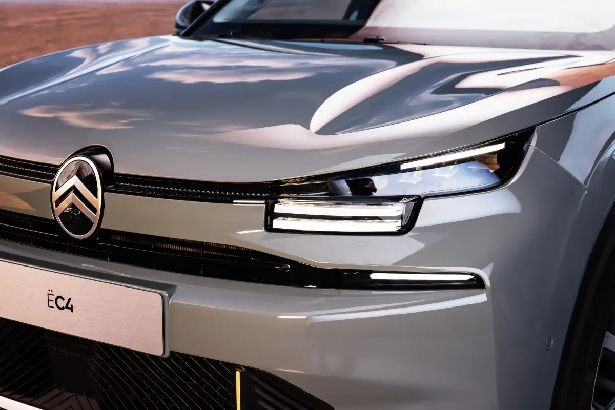 Au Mondial de l'Automobile de Paris 2024, les Citroën C4 et C4 X restylées sont à l’honneur chez la marque aux chevrons