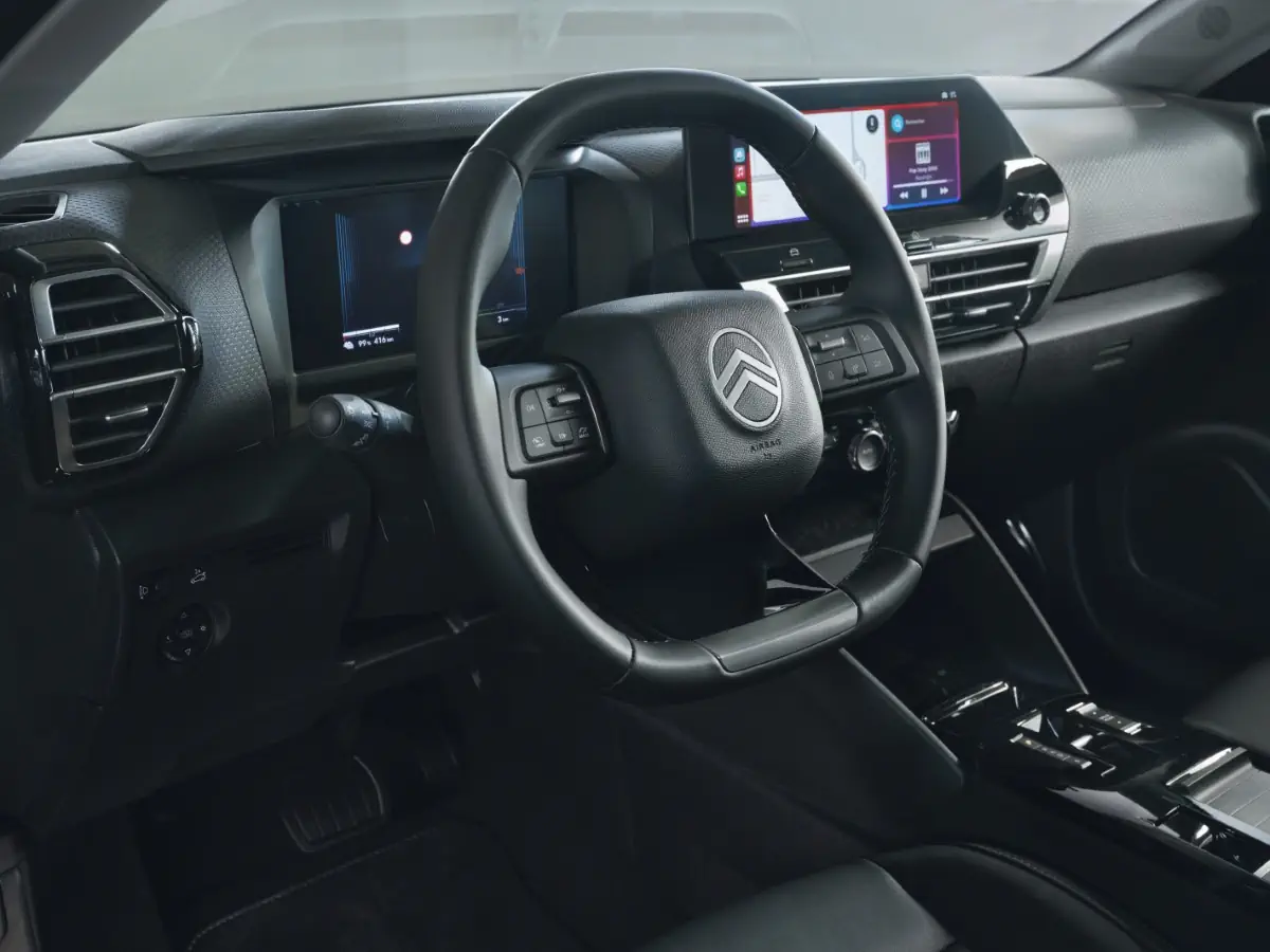 Au Mondial de l'Automobile de Paris 2024, les Citroën C4 et C4 X restylées sont à l’honneur chez la marque aux chevrons