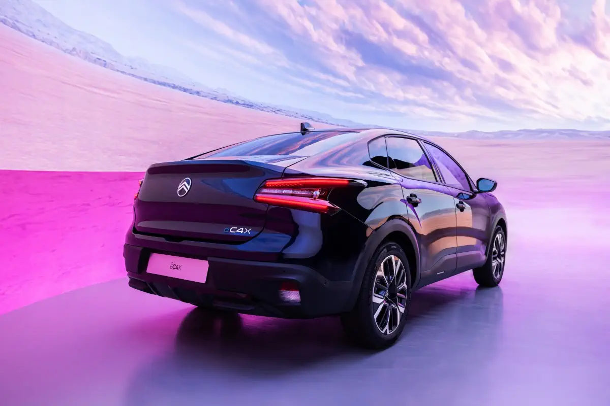 Au Mondial de l'Automobile de Paris 2024, les Citroën C4 et C4 X restylées sont à l’honneur chez la marque aux chevrons