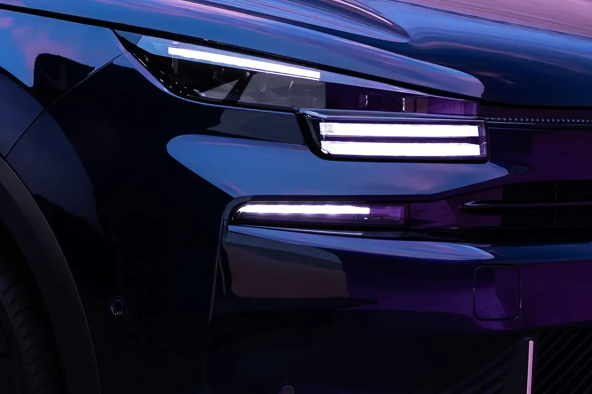 Au Mondial de l'Automobile de Paris 2024, les Citroën C4 et C4 X restylées sont à l’honneur chez la marque aux chevrons