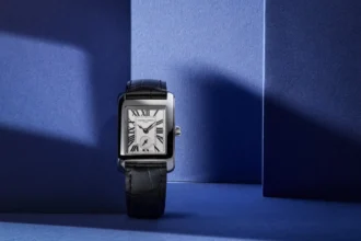 Les trois nouveaux garde-temps Classics Carrée Small Seconds de Frederique Constant allient un design inspiré de l'Art déco à une précision à quartz moderne