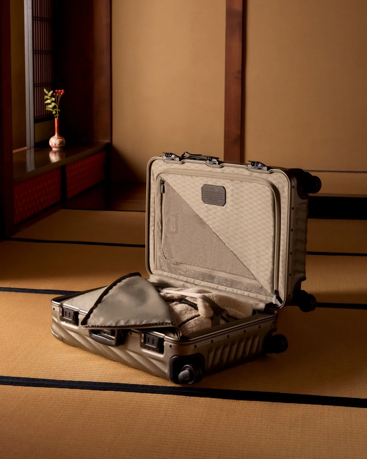 Kith et TUMI s'unissent pour transformer le voyage de luxe
