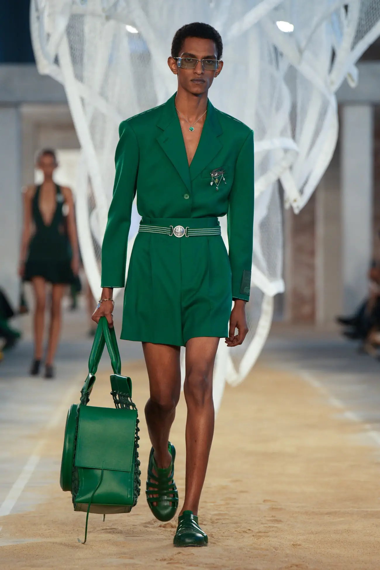Lacoste propose un style bord de mer pour le Printemps 2025