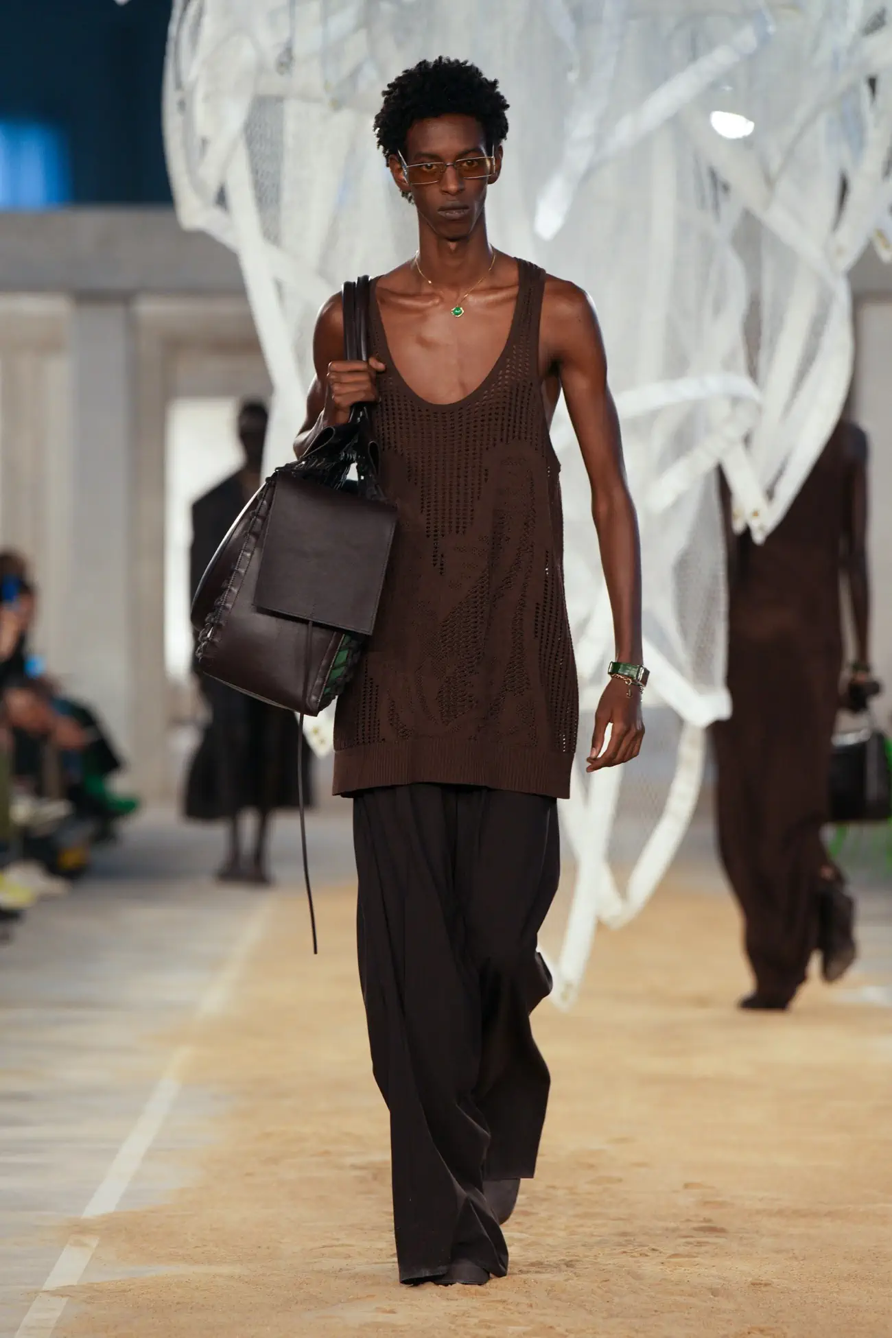 Lacoste propose un style bord de mer pour le Printemps 2025