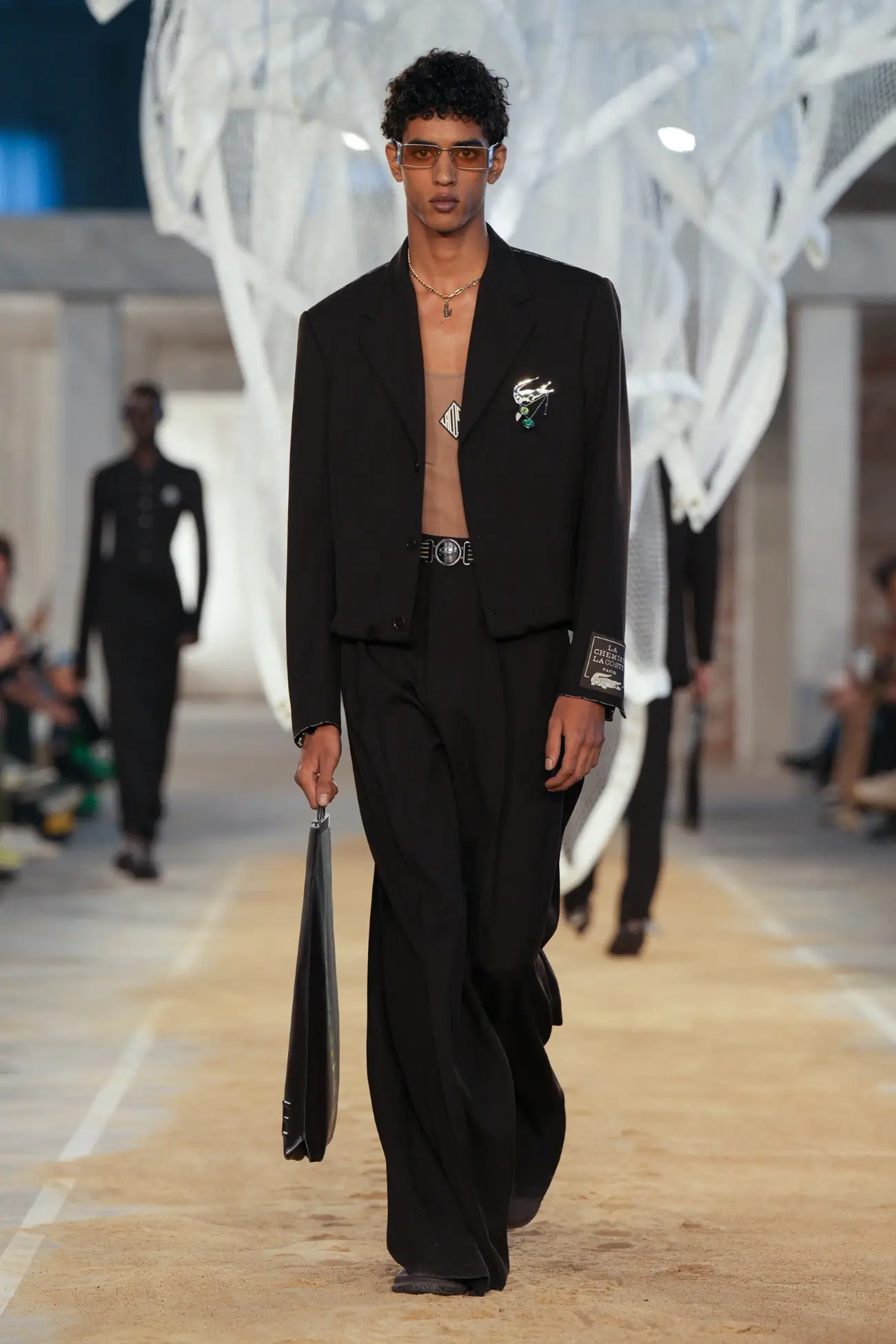 Lacoste propose un style bord de mer pour le Printemps 2025