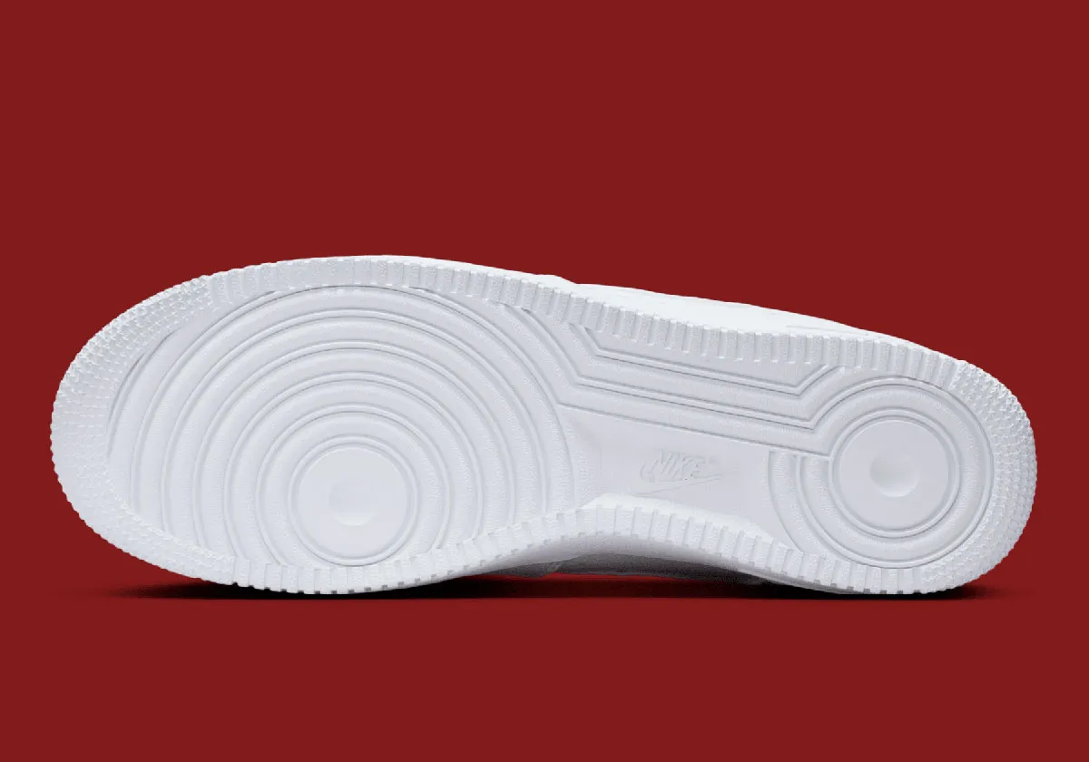 La Nike Air Force 1 Low « Jason Mask » plonge les baskets dans l'horreur d'Halloween