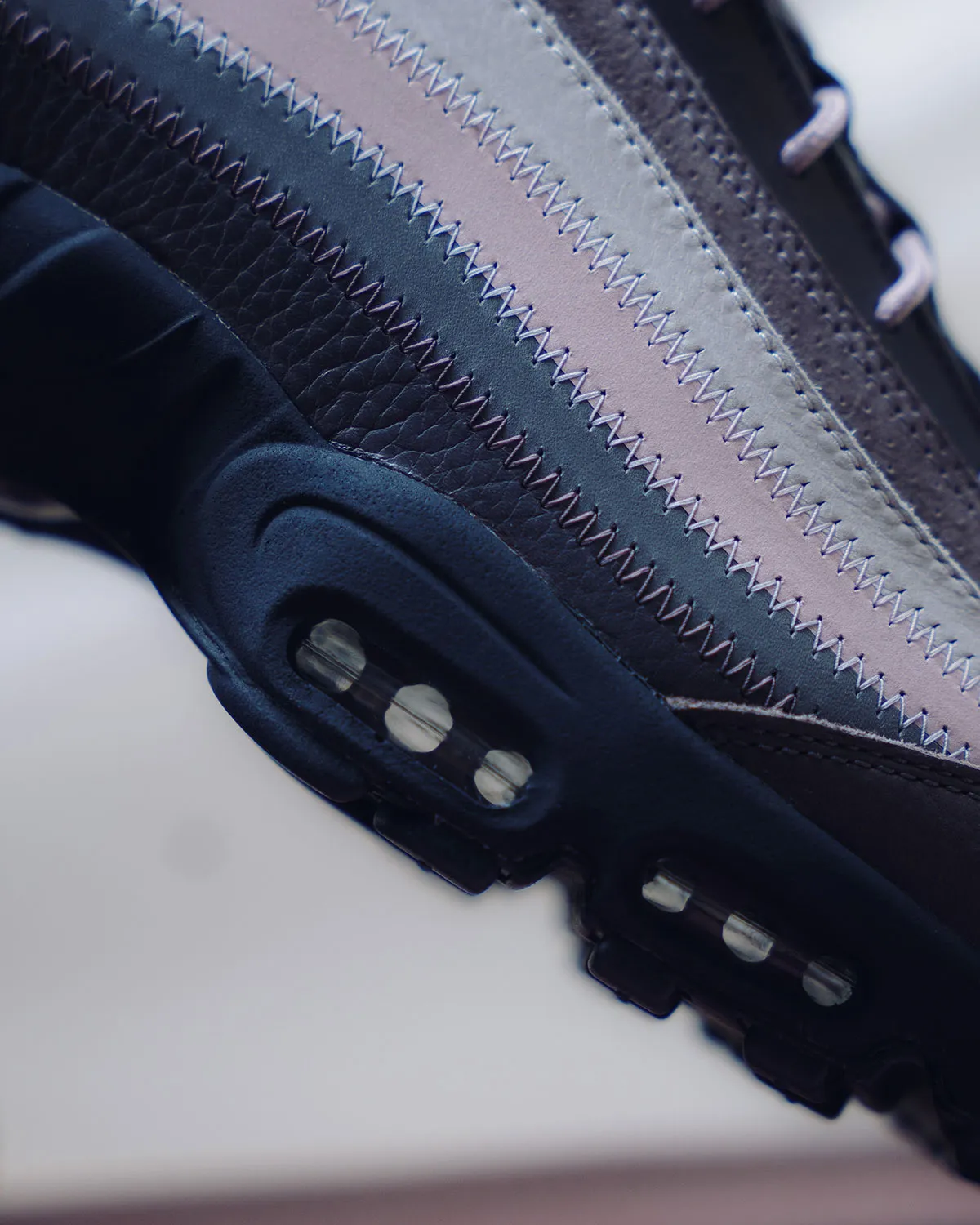 La Nike Air Max 95 reçoit une transformation luxueuse de la part d'A Ma Maniére