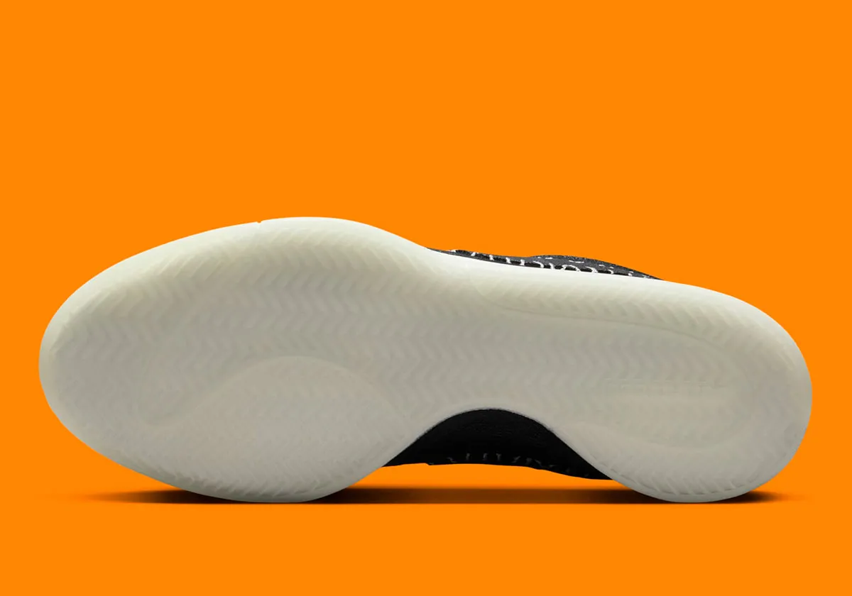 La Nike Book 1 « Halloween » apporte une touche subtile d'épouvante à vos pieds