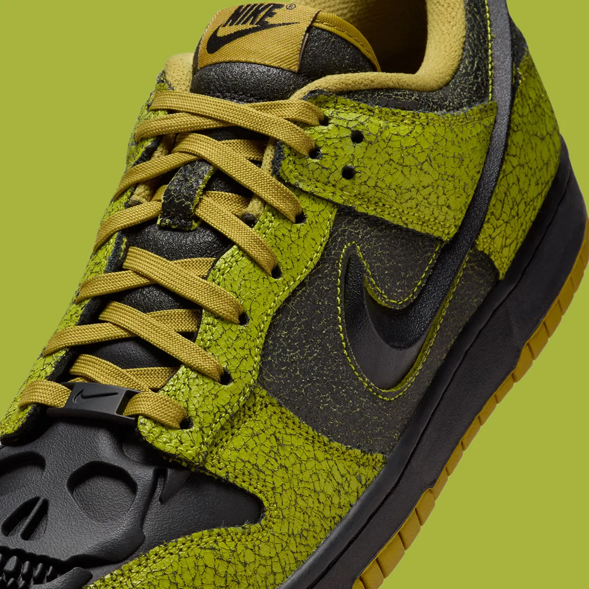 Nike lance les Air Force 1 et Dunk Low sur le thème des têtes de mort pour Halloween 2024