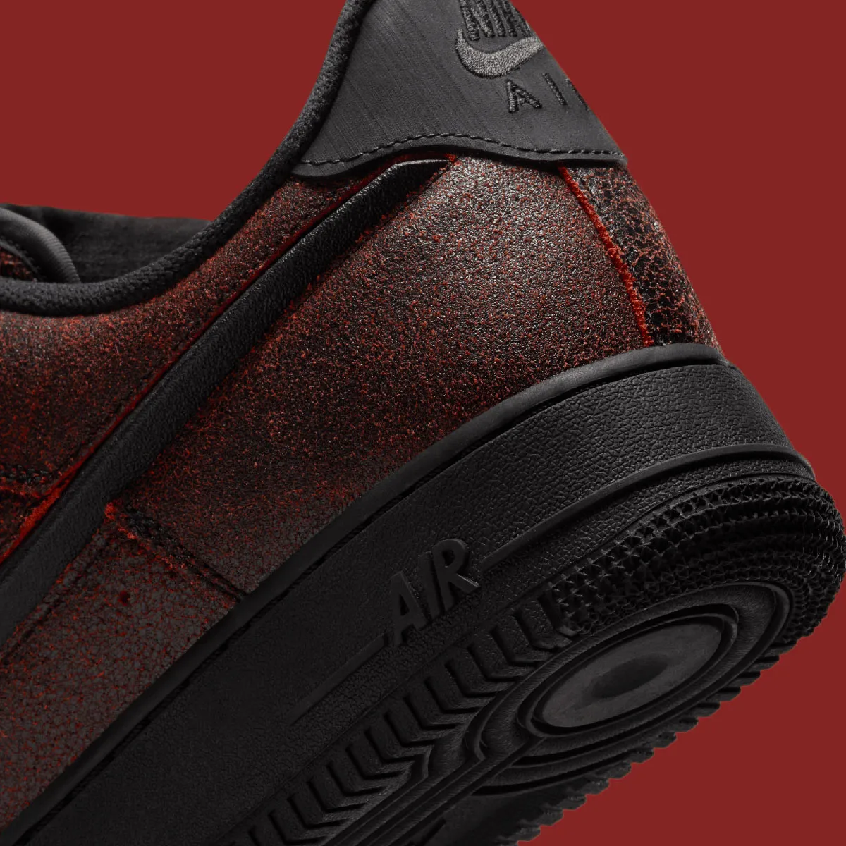 Nike lance les Air Force 1 et Dunk Low sur le thème des têtes de mort pour Halloween 2024