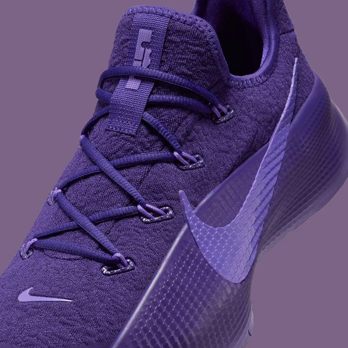 La Nike LeBron TR1 « Purple Rain » rend hommage au costume d'Halloween emblématique de LeBron James