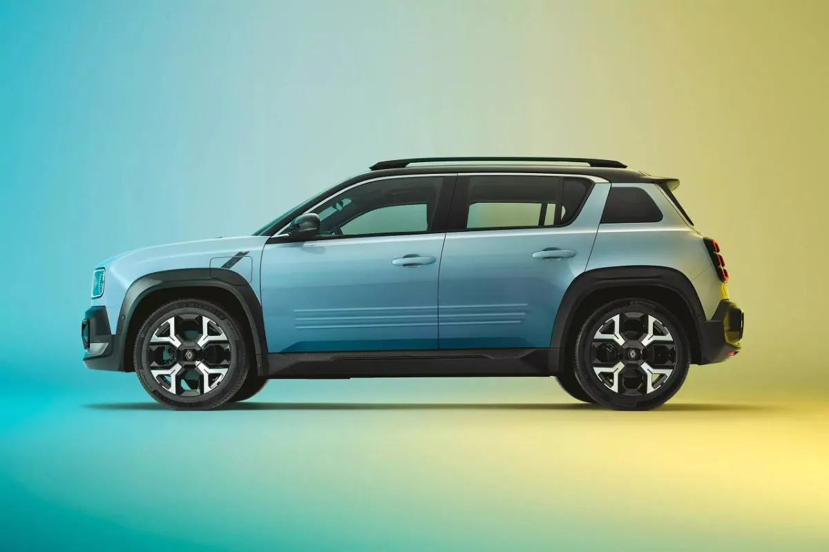 Dévoilée au Mondial de l'Automobile de Paris 2024, la Renault 4 E-Tech Electric réinvente un classique pour l'ère électrique