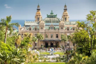 La roulette française et la Côte d’Azur : comment combiner jeux d’argent et vacances sur la Côte d’Azur