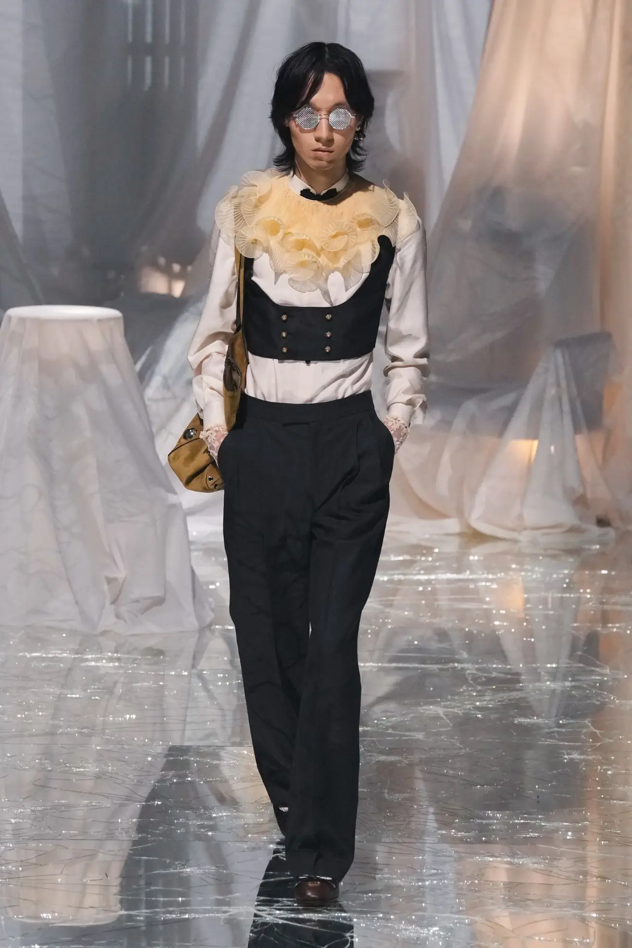 Valentino Printemps 2025 redéfinit le maximalisme