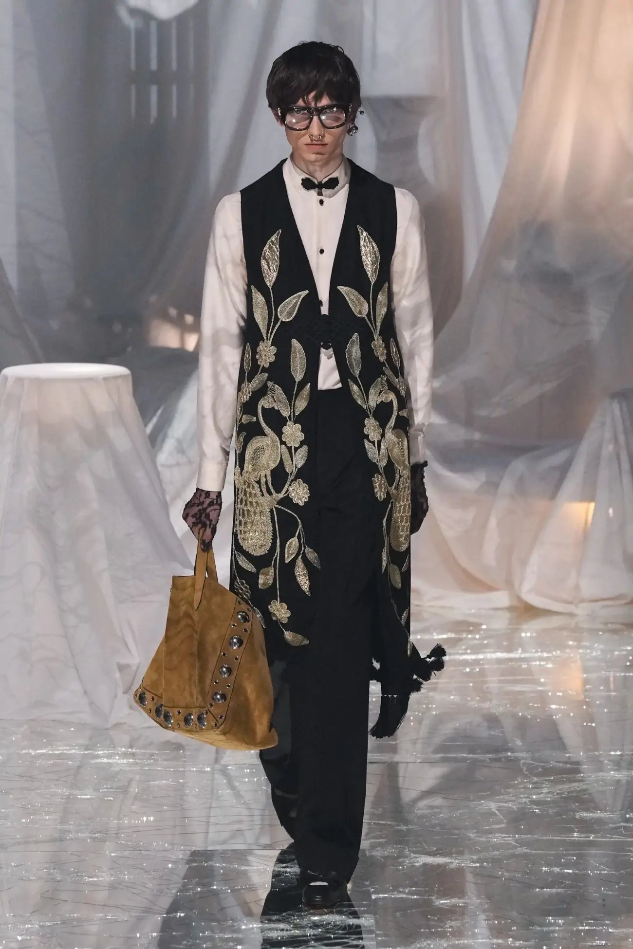 Valentino Printemps 2025 redéfinit le maximalisme