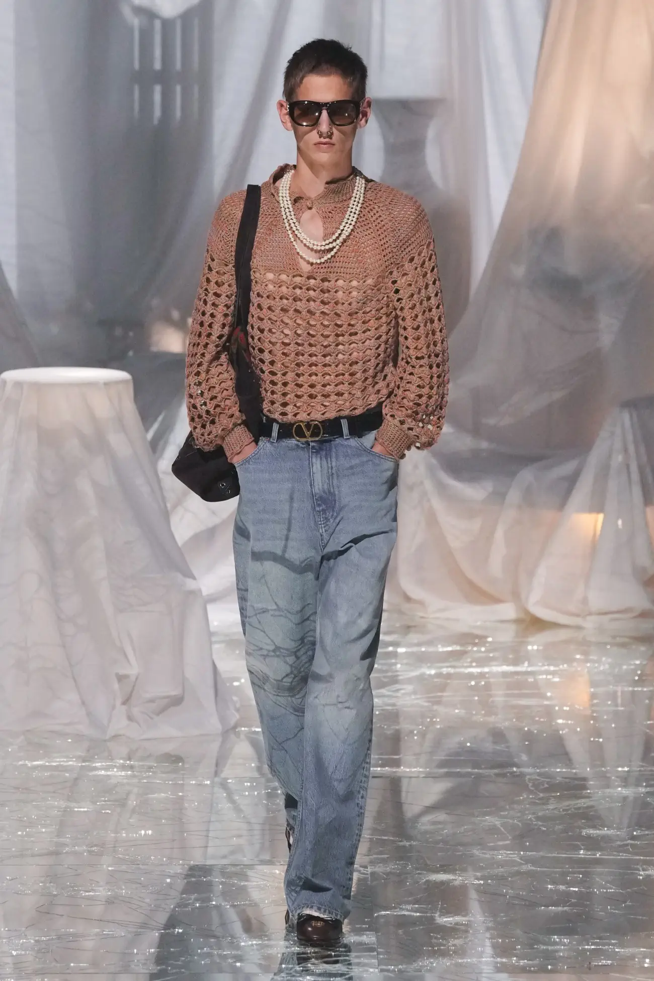 Valentino Printemps 2025 redéfinit le maximalisme