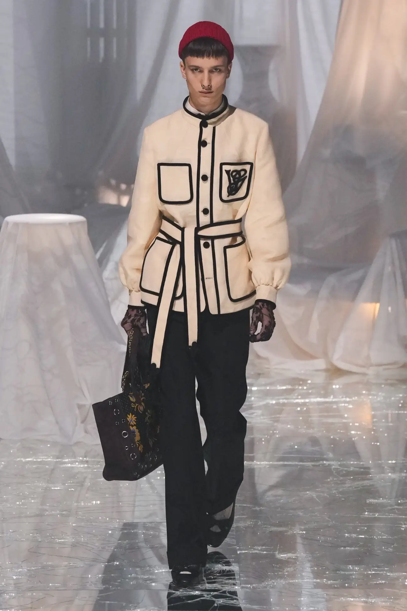 Valentino Printemps 2025 redéfinit le maximalisme