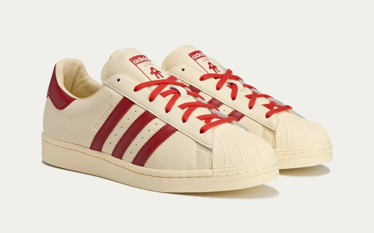 AVAVAV x adidas Superstar Collaboration 4 AVAVAV réinvente la adidas Superstar avec un design aux doigts audacieux