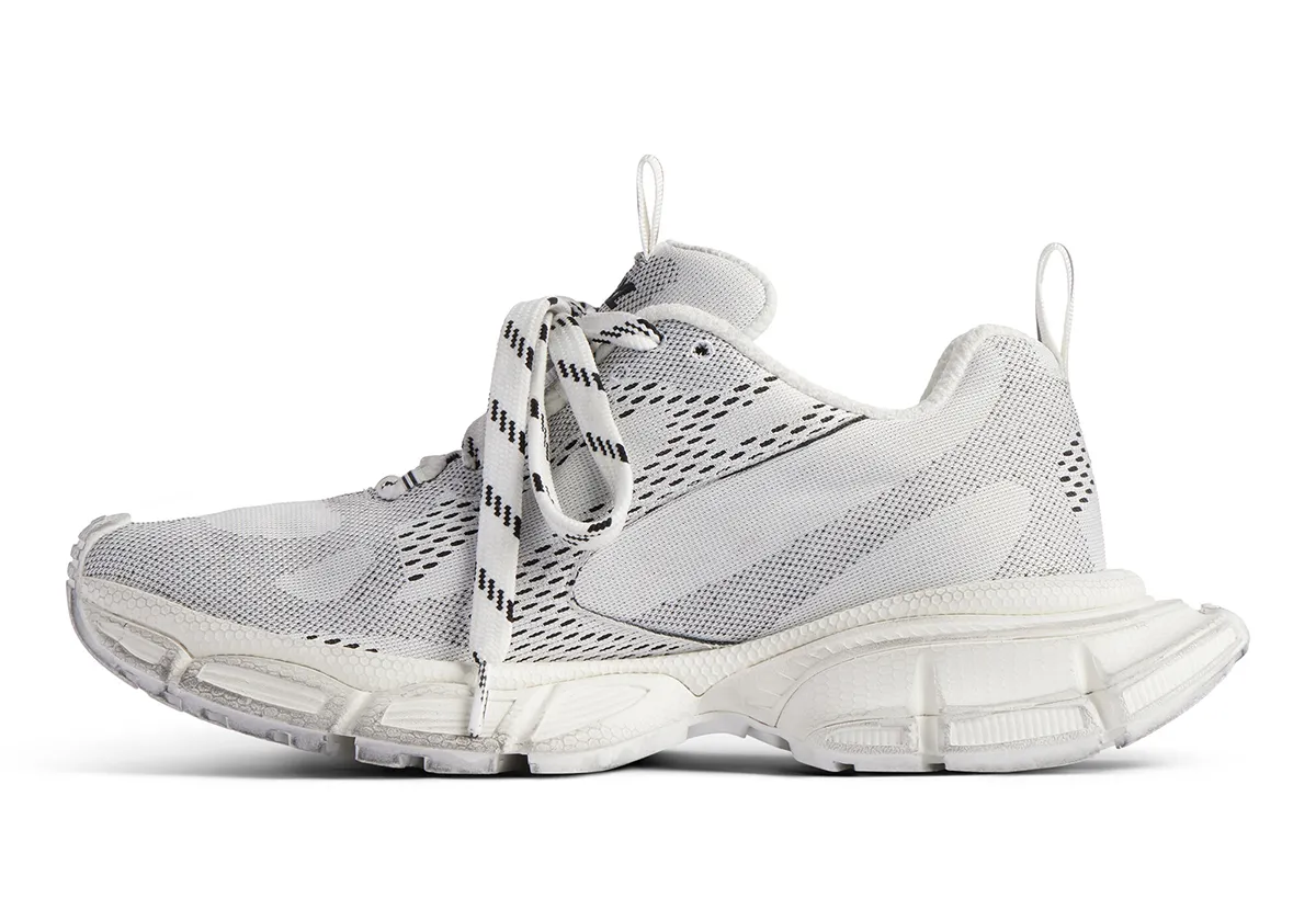 Balenciaga s'associe à Under Armour pour une collection de sneakers