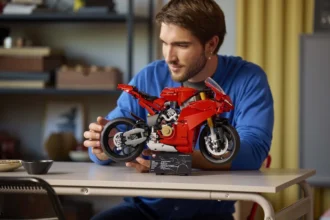 Lancement de LEGO Technic Ducati Panigale V4 S pour les super fans