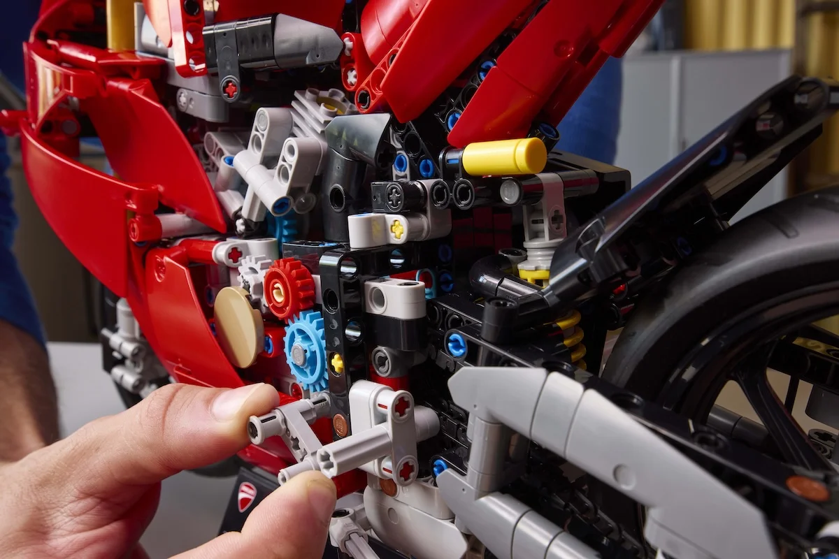 Lancement de LEGO Technic Ducati Panigale V4 S pour les super fans
