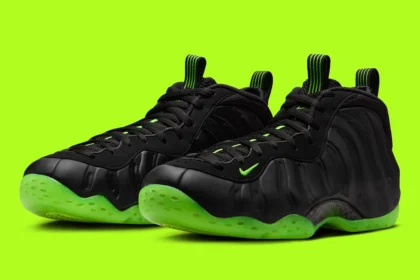 La Nike Air Foamposite One « Black Volt » apporte une énergie saisissante à l'héritage du basket-ball