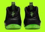 La Nike Air Foamposite One « Black Volt » apporte une énergie saisissante à l'héritage du basket-ball