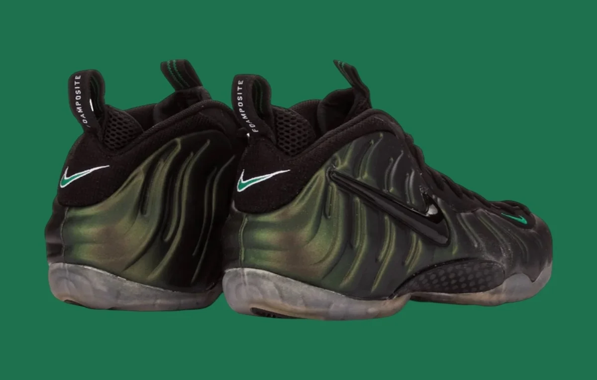 La Nike Air Foamposite Pro Pine Green Reviendra Pour Les Fetes De Fin D annee 2025 ESSENTIAL HOMME