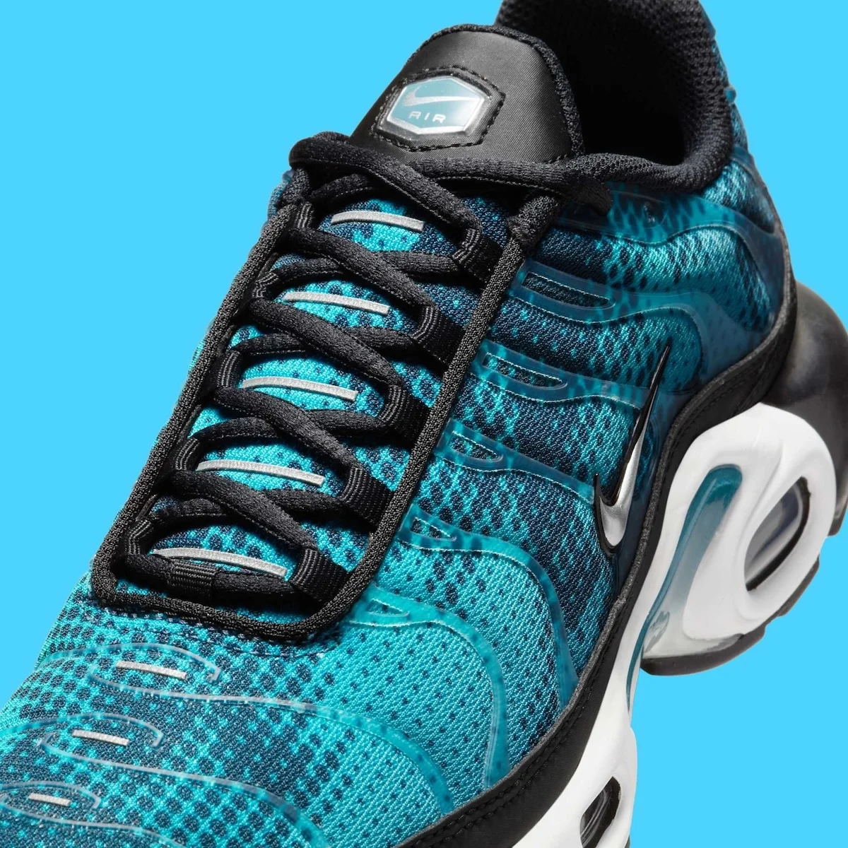 Nike Air Max Plus Dot Pattern 6 La Nike Air Max Plus « Dot Pattern » fait un retour très stylé