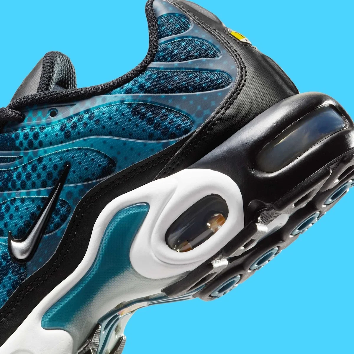 Nike Air Max Plus Dot Pattern 7 La Nike Air Max Plus « Dot Pattern » fait un retour très stylé