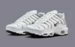 Nike Air Max Plus White Chrome 0 La Nike Air Max Plus « White Chrome » dévoilée présente un nouveau design