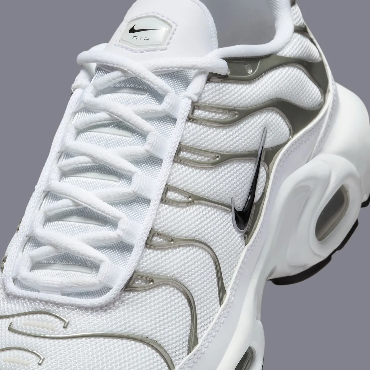 La Nike Air Max Plus « White Chrome » dévoilée présente un nouveau design