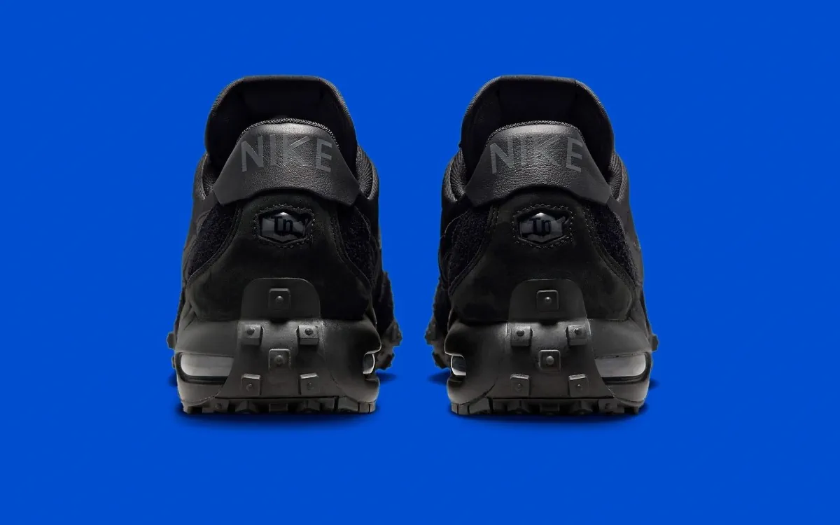 La Nike Air Max Waffle Racer « Triple Black » sortira le 26 novembre