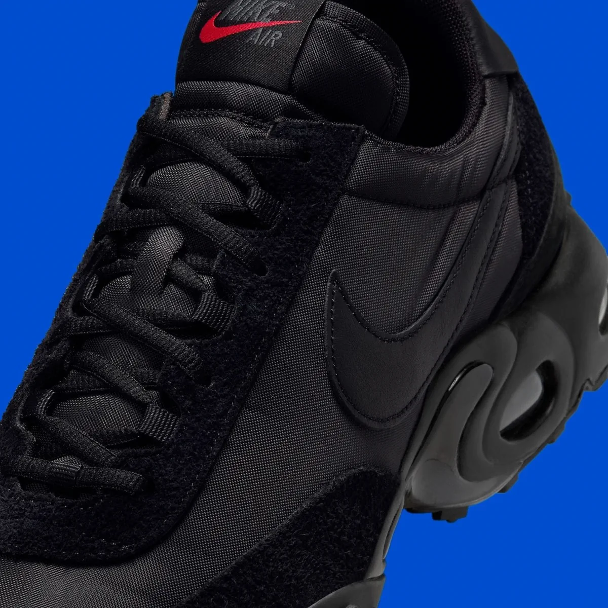 La Nike Air Max Waffle Racer « Triple Black » sortira le 26 novembre