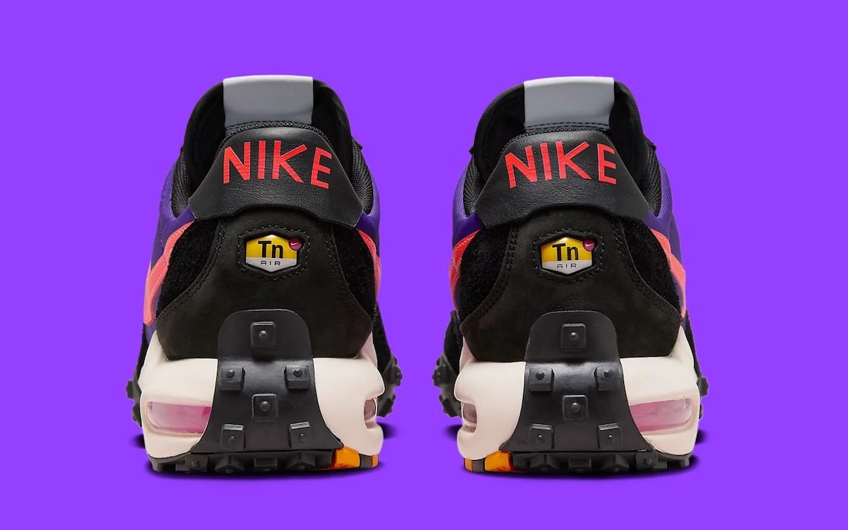 Nike Air Max Waffle SP Voltage Purple 3 La Nike Air Max Waffle Racer SP « Voltage Purple » débarque dans un style vibrant