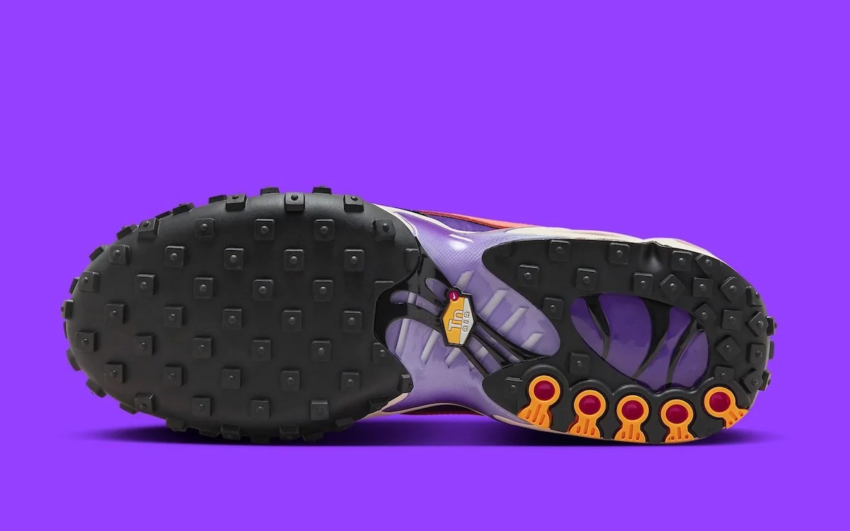 Nike Air Max Waffle SP Voltage Purple 4 La Nike Air Max Waffle Racer SP « Voltage Purple » débarque dans un style vibrant